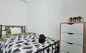Guest House - Close To All Amenities